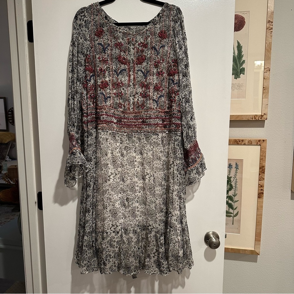 A+ Anthropologie Maroon Sequined Long Sleeved Dress Size 20W Black/White Floral